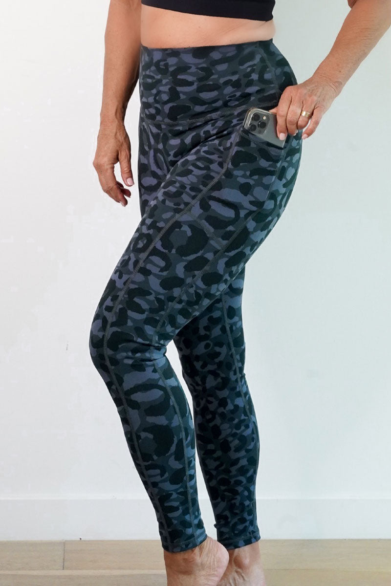 Cow Print Texture Pattern High Waisted Leggings for Women Yoga Pants with  Pocket Workout Sports Athletic